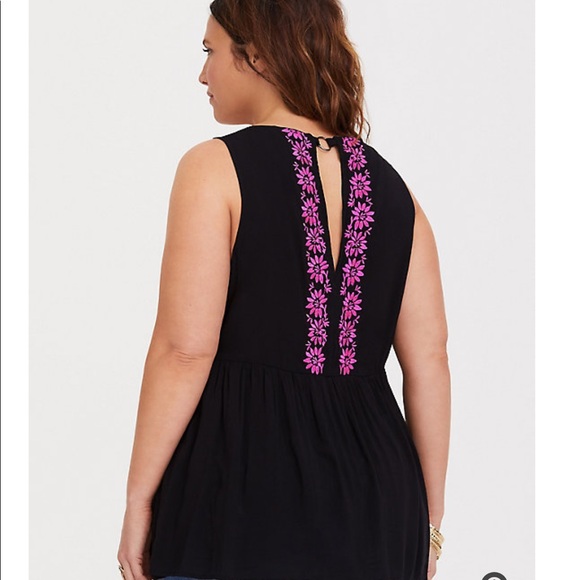 ❌SOLD❌ BLACK & PINK EMBROIDERED CHALLIS TANK - Picture 2 of 6